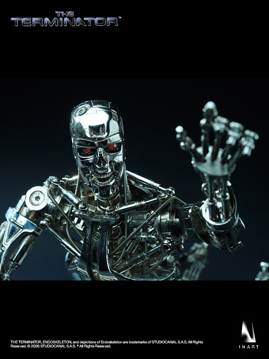『ターミネーター』T-800 エンドスケルトン 1/6 可動フィギュア