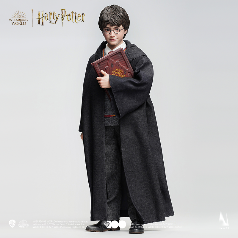 Harry Potter figure featuring authentic Hogwarts attire