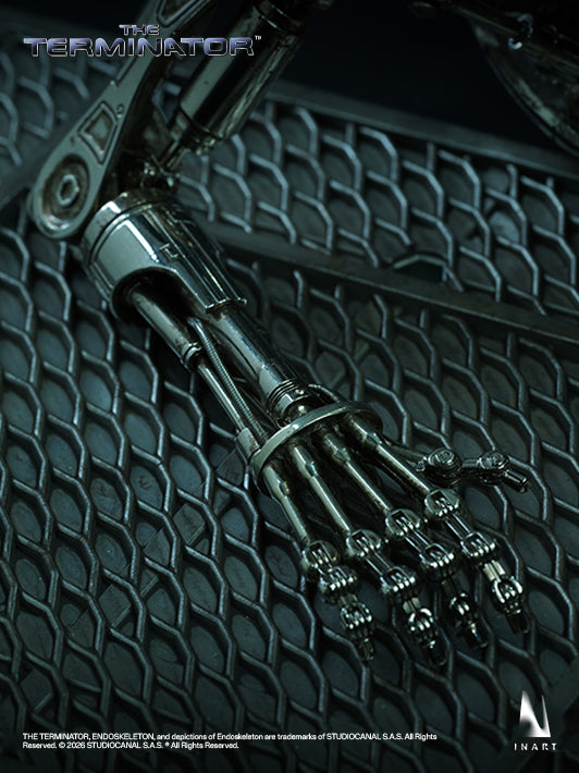 『ターミネーター』T-800 エンドスケルトン 1/6 可動フィギュア