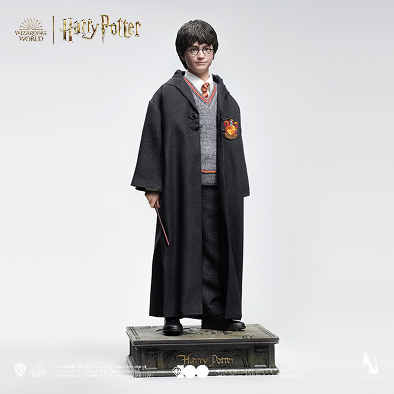 Detailed Harry Potter figure, ideal for fantasy collectors