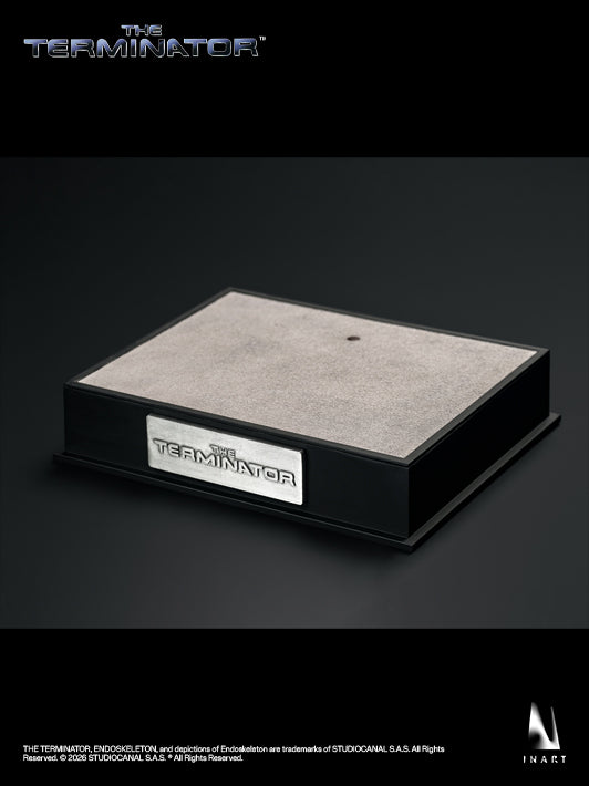 Base accessory for t800 sixth scale figure