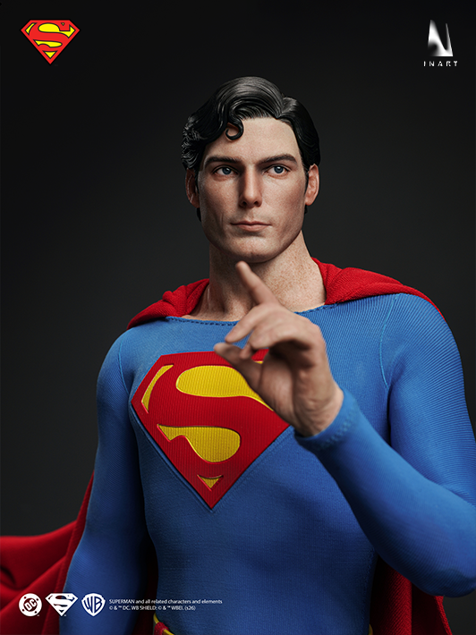 Superman 1978 1/6 scale figure iconic belt and suit detail