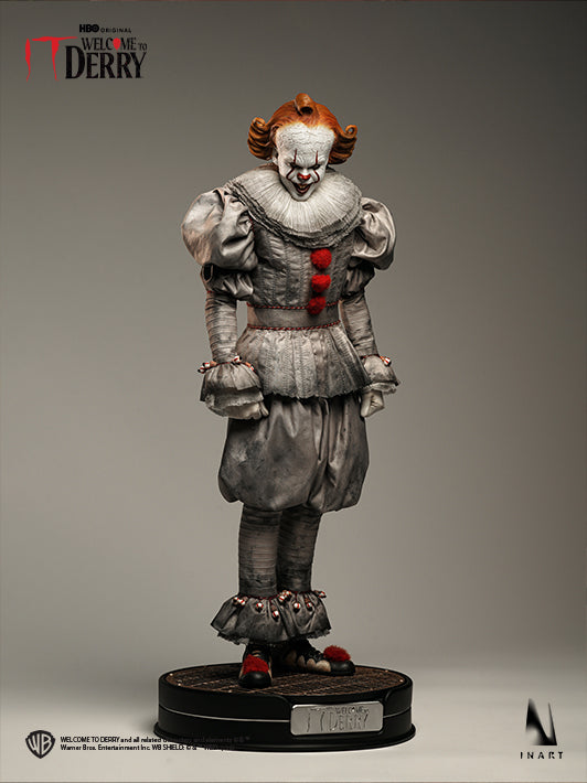 Welcome to Derry Pennywise 1/6 collectible figure full-body front view